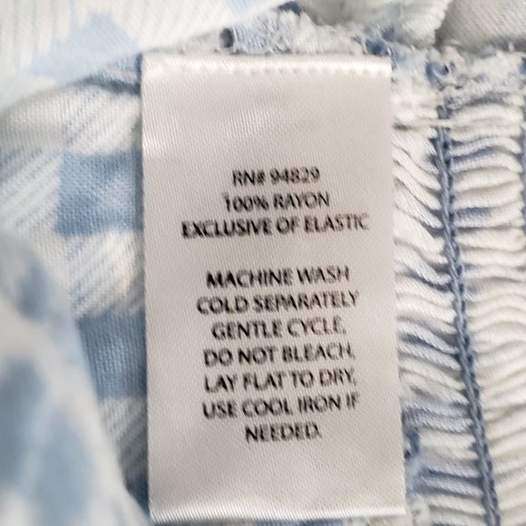 DEREK HEART Twist Front Top - Picture 8 of 9